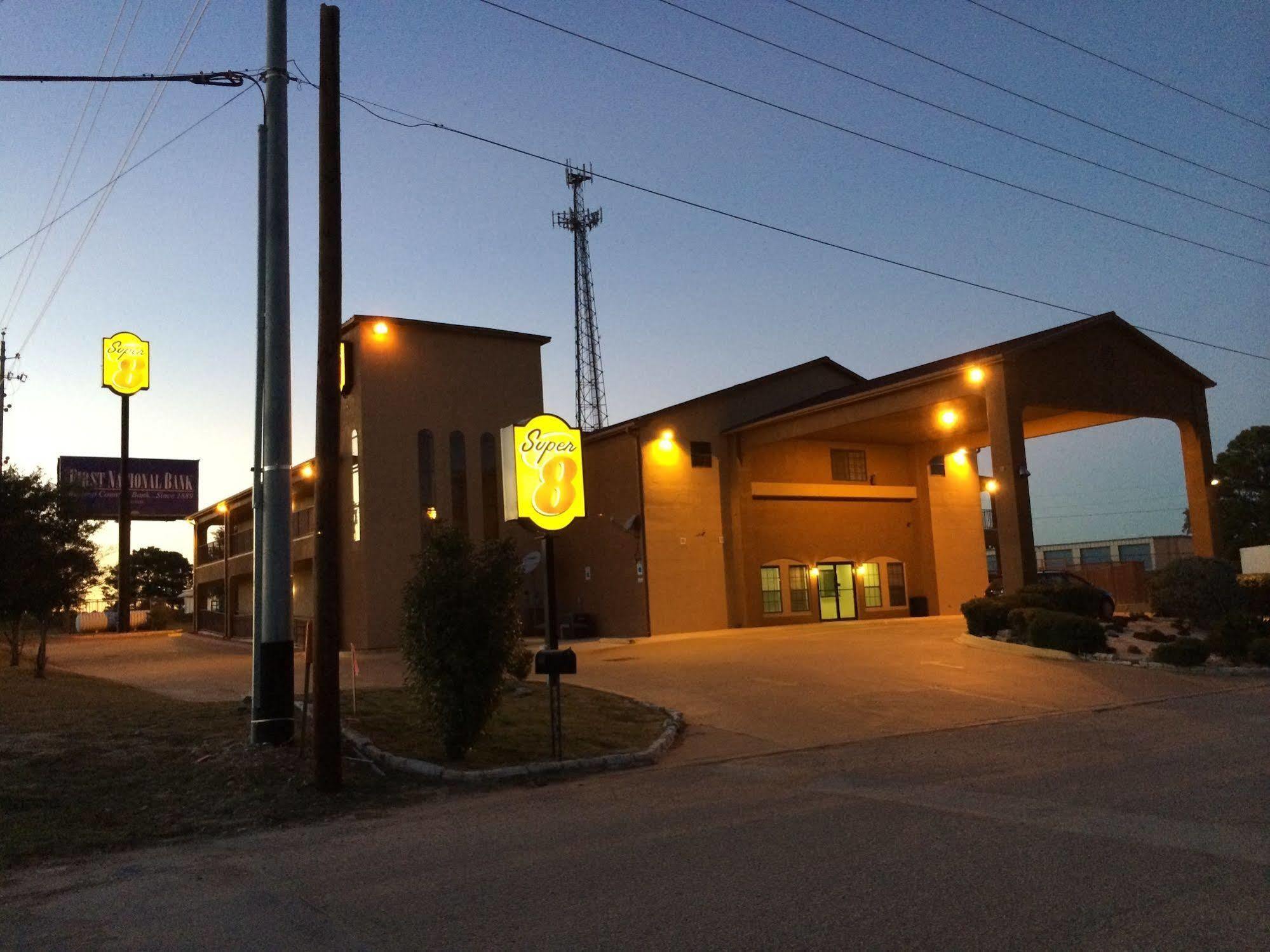 Super 8 By Wyndham Bastrop Tx Motel Exterior photo